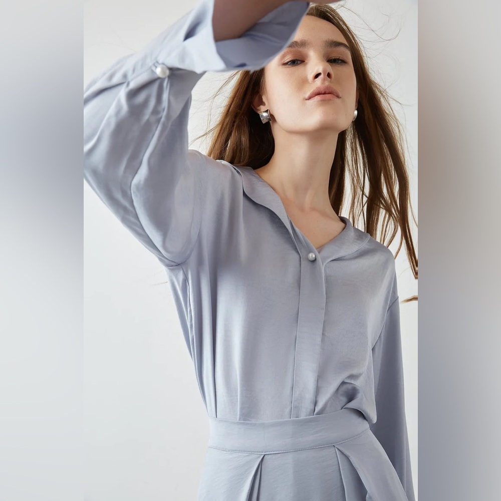 J.ING Jing Blue Satin Long Sleeve Blouse Top Size S/M NWT - Picture 2 of 4